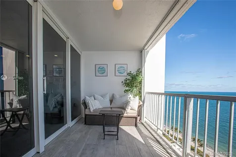 881 Ocean Drive Key Biscayne FL 33149