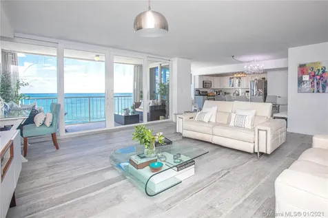 881 Ocean Drive Key Biscayne FL 33149