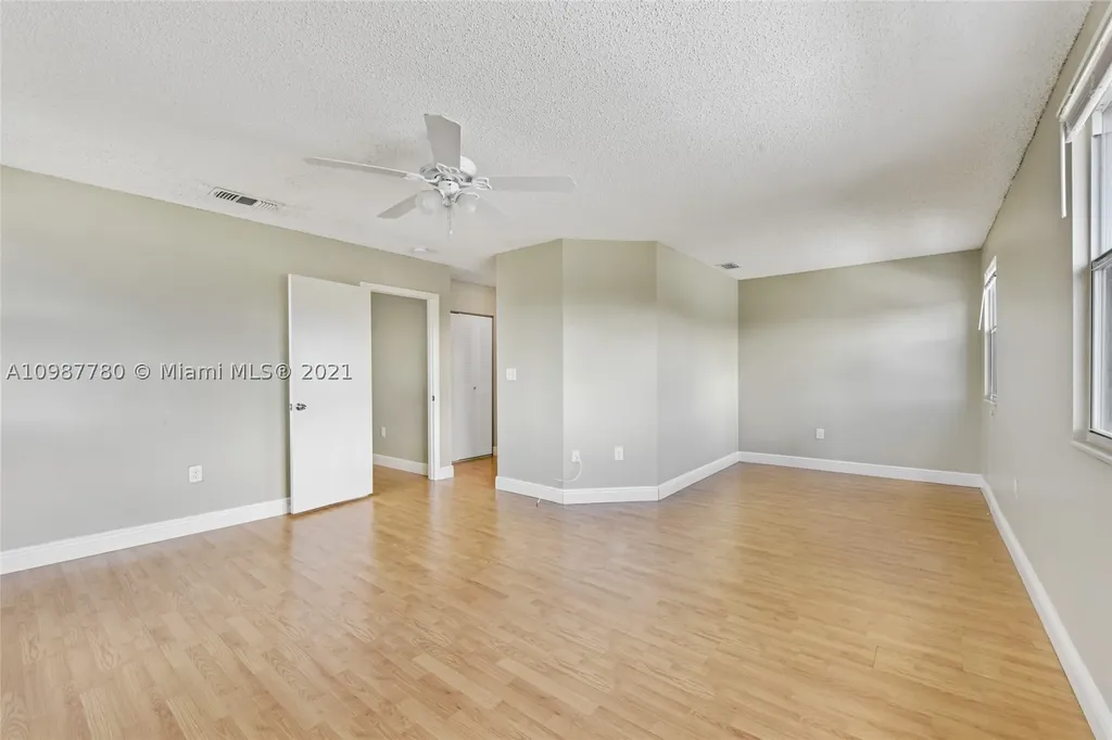 7111 SW 39th Court Davie FL 33314
