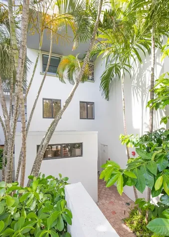 422 Poinciana Drive Sunny Isles Beach FL 33160