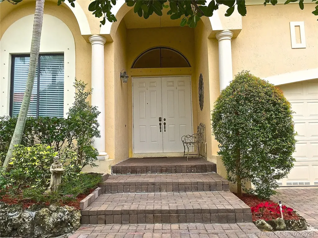 7438 SW 189th Street Cutler Bay FL 33157