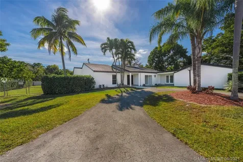 7844 SW 57th Terrace Miami FL 33143