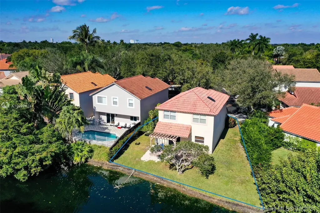 9800 NW 5th Court Plantation FL 33324
