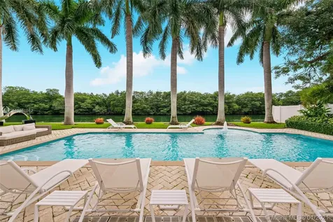 100 Cape Florida Drive Key Biscayne FL 33149