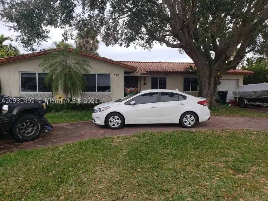 3105 SW 98th Court Miami FL 33165