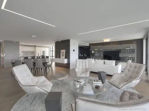5500 Collins Avenue Miami Beach FL 33140