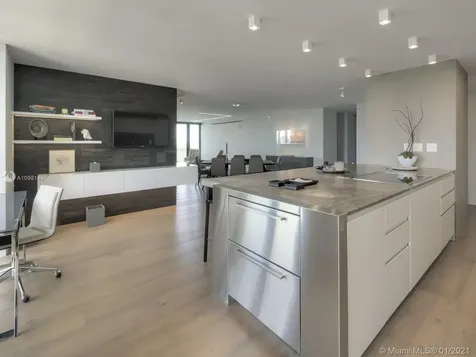 5500 Collins Avenue Miami Beach FL 33140