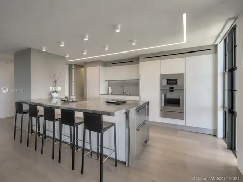 5500 Collins Avenue Miami Beach FL 33140