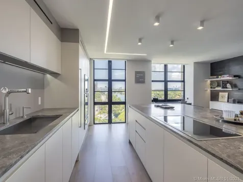5500 Collins Avenue Miami Beach FL 33140