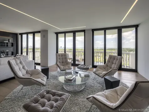 5500 Collins Avenue Miami Beach FL 33140