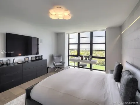 5500 Collins Avenue Miami Beach FL 33140