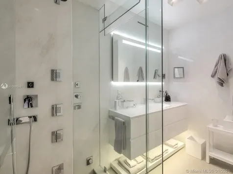 5500 Collins Avenue Miami Beach FL 33140