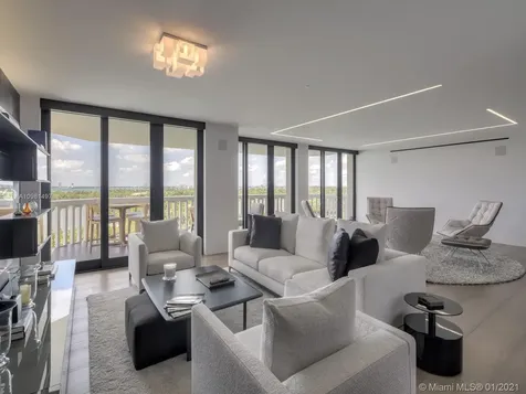 5500 Collins Avenue Miami Beach FL 33140