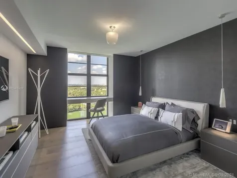 5500 Collins Avenue Miami Beach FL 33140