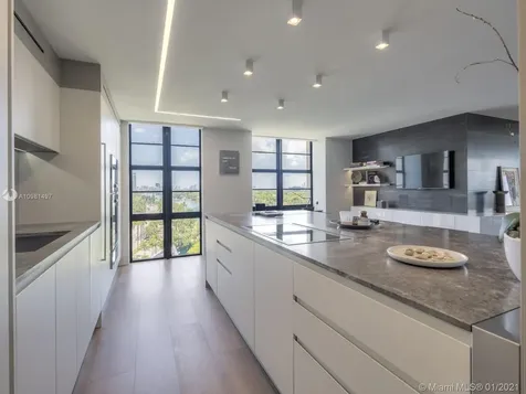 5500 Collins Avenue Miami Beach FL 33140
