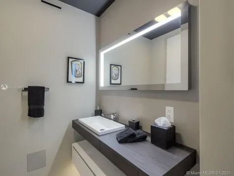 5500 Collins Avenue Miami Beach FL 33140