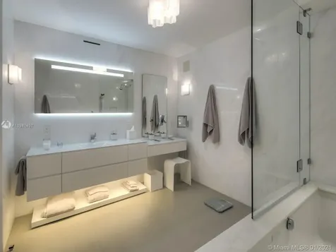 5500 Collins Avenue Miami Beach FL 33140