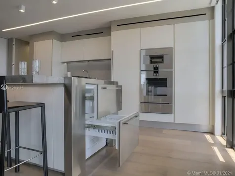5500 Collins Avenue Miami Beach FL 33140