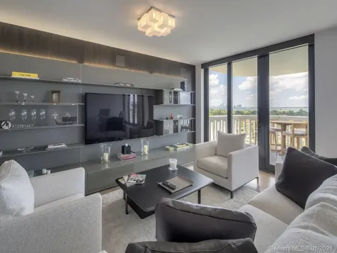 5500 Collins Avenue Miami Beach FL 33140