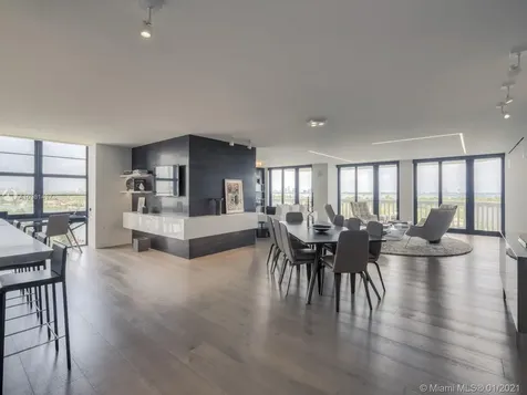 5500 Collins Avenue Miami Beach FL 33140