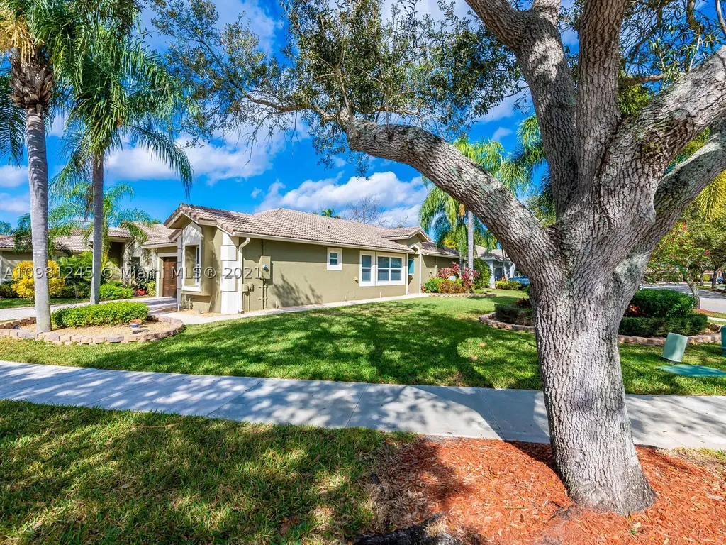 16505 Sapphire Street Weston FL 33331
