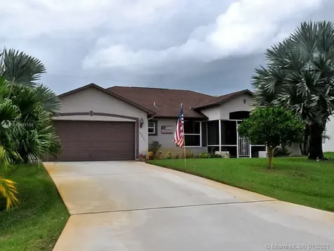 3271 SE West Snow Road Port St. Lucie FL 34984