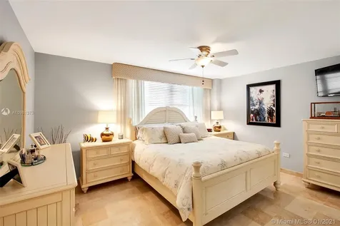 5555 Collins Avenue Miami Beach FL 33140