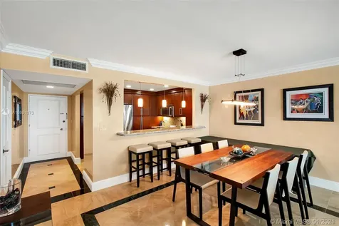 5555 Collins Avenue Miami Beach FL 33140
