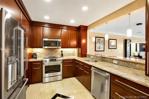 5555 Collins Avenue Miami Beach FL 33140