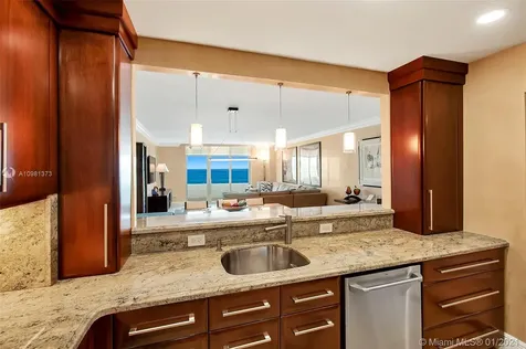 5555 Collins Avenue Miami Beach FL 33140