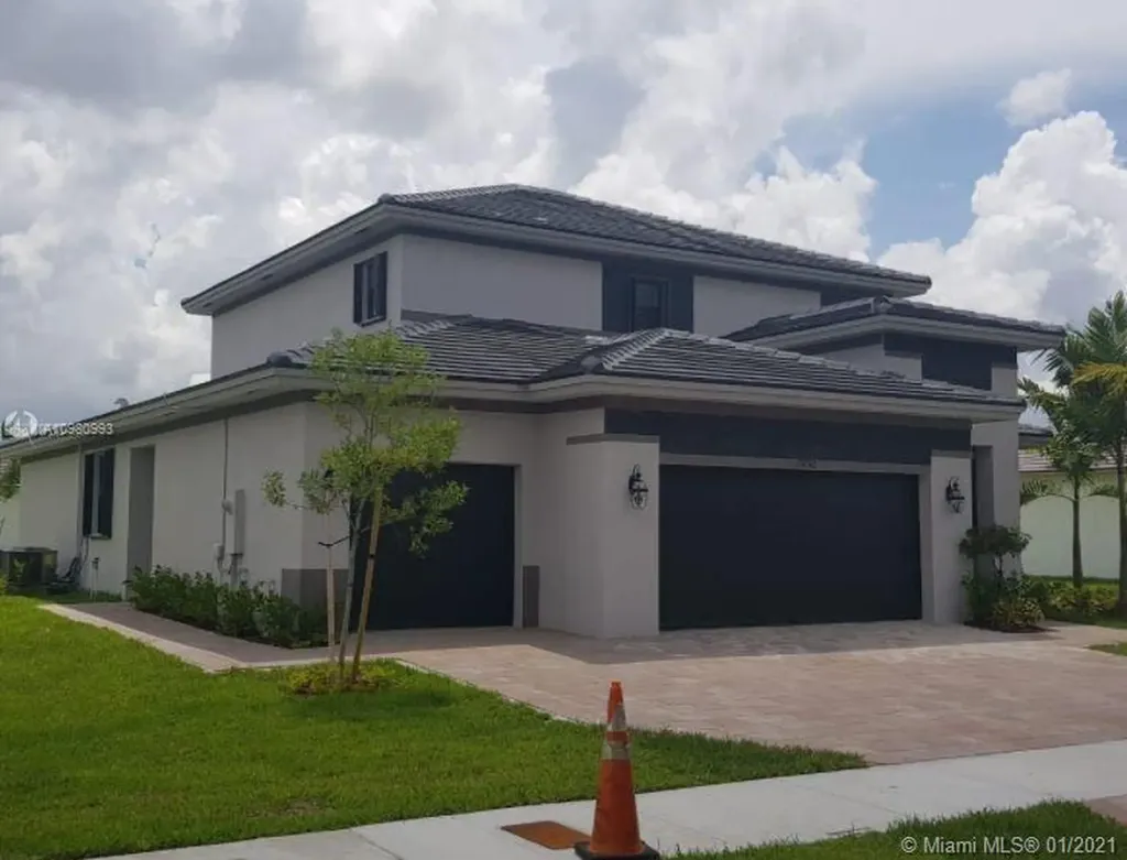 15752 SW 44th Terrace Miami FL 33185