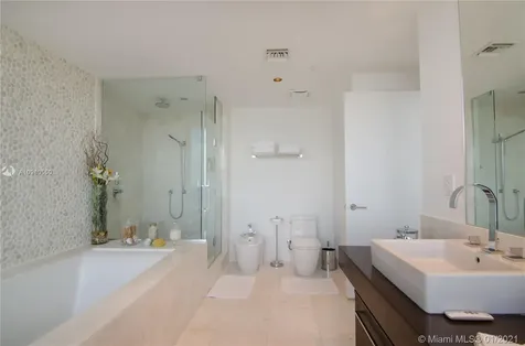 17121 Collins Avenue Sunny Isles Beach FL 33160