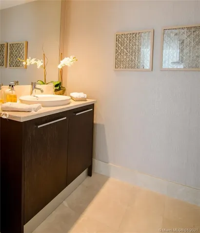 17121 Collins Avenue Sunny Isles Beach FL 33160