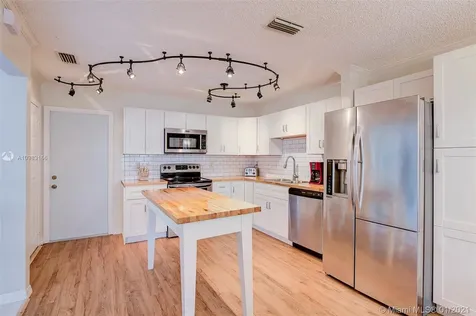1217 NW 107th Terrace Plantation FL 33322
