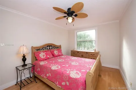 1217 NW 107th Terrace Plantation FL 33322