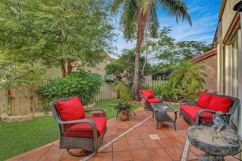 1217 NW 107th Terrace Plantation FL 33322
