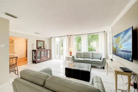 1217 NW 107th Terrace Plantation FL 33322