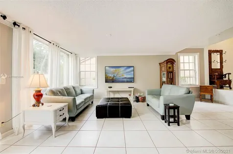 1217 NW 107th Terrace Plantation FL 33322