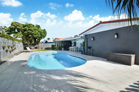 21180 NE 20th Court Miami FL 33179