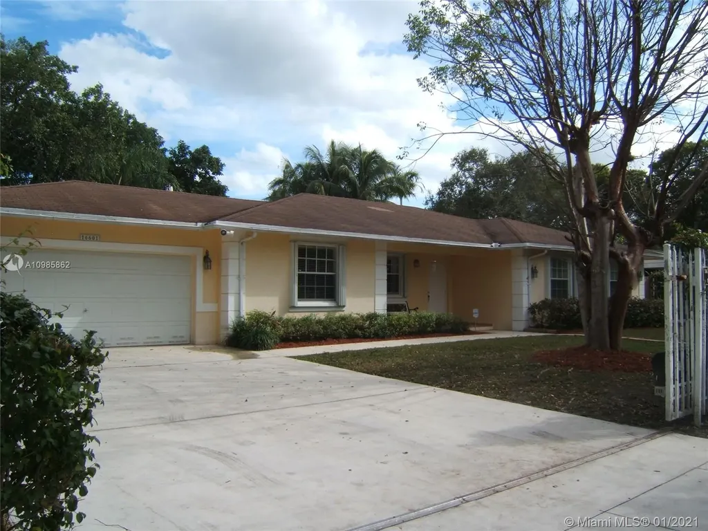 16601 SW 92nd Avenue Palmetto Bay FL 33157