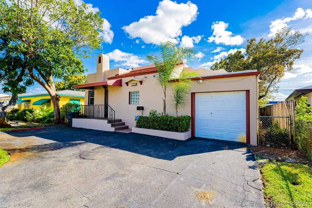 724 NE 130th Street North Miami FL 33161
