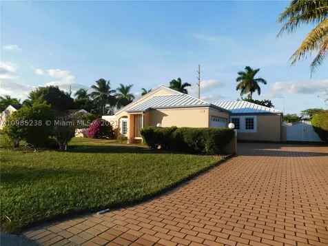 15541 SW 152nd Terrace Miami FL 33187