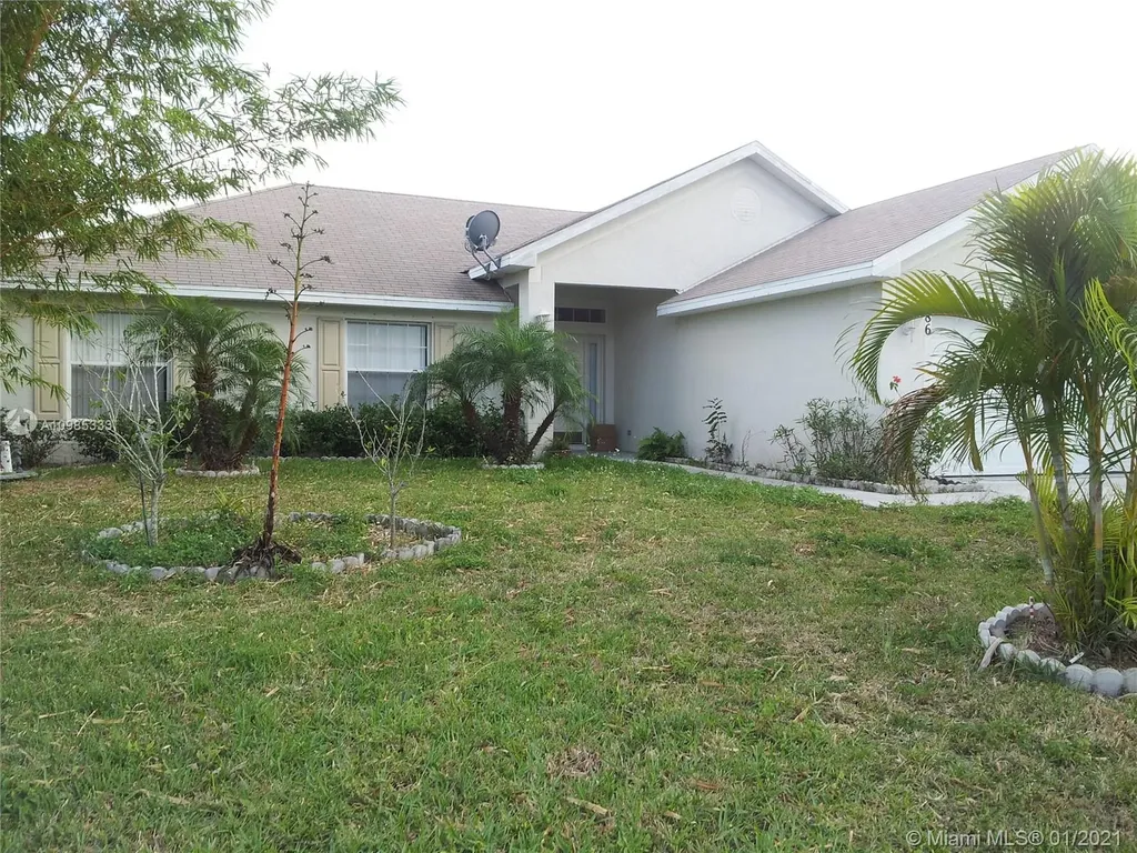 186 SW Thornhill Drive Port St. Lucie FL 34984