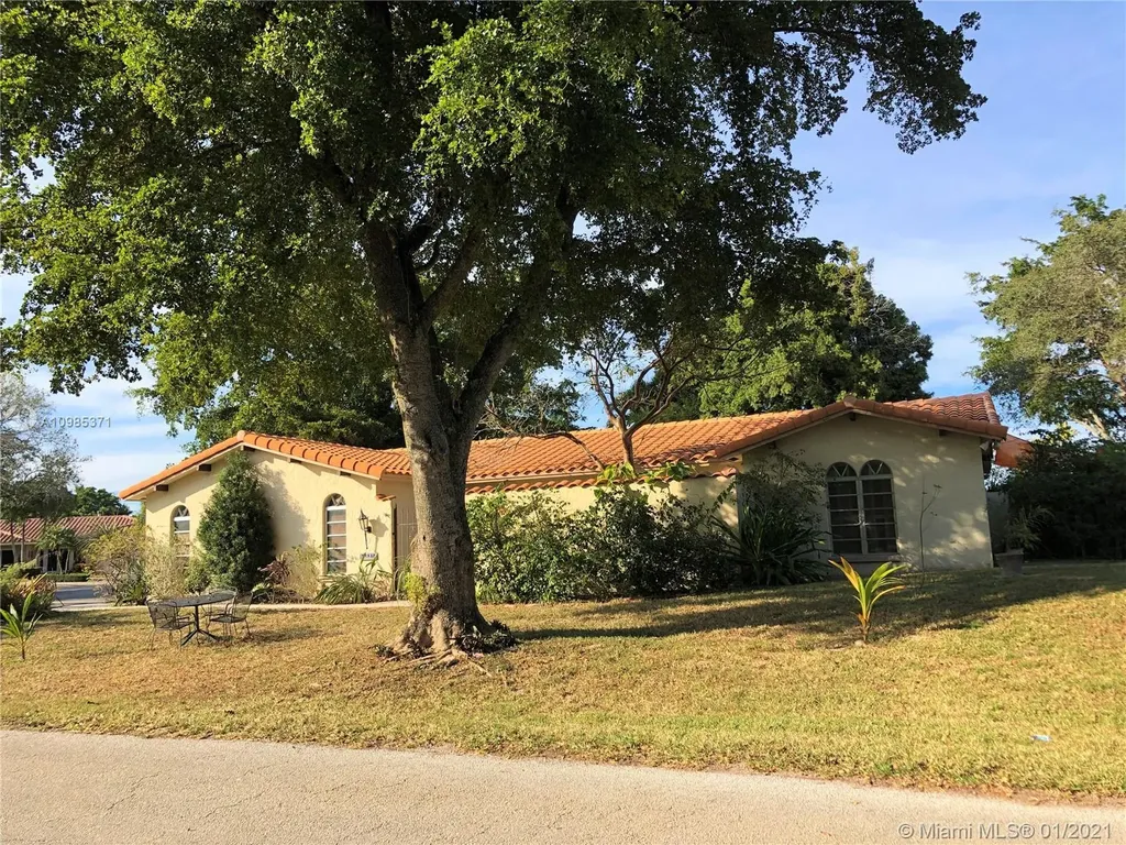 8821 S Lake Dasha Drive Plantation FL 33324