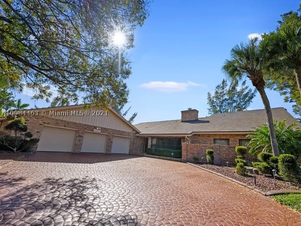 2100 NW 105th Lane Coral Springs FL 33071