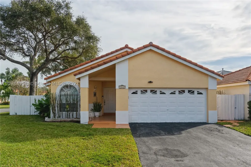 19725 NW 83rd Place Hialeah FL 33015