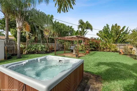 4831 NE 7th Avenue Oakland Park FL 33334
