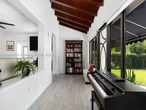 457 SW 27th Road Miami FL 33129