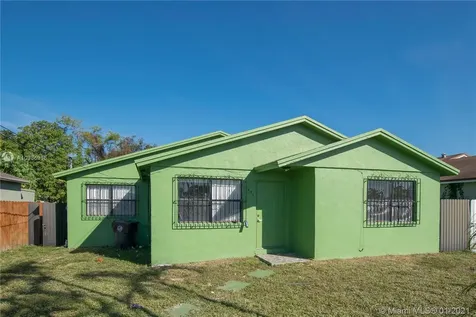 4437 SW 22nd Street West Park FL 33023