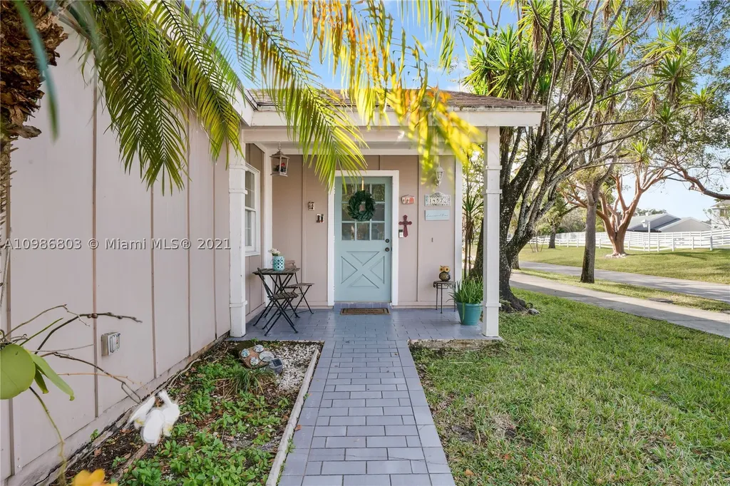 14572 SW 142nd Place Miami FL 33186